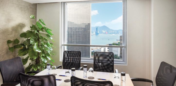 5-meeting-room-at-premier-lounge-2