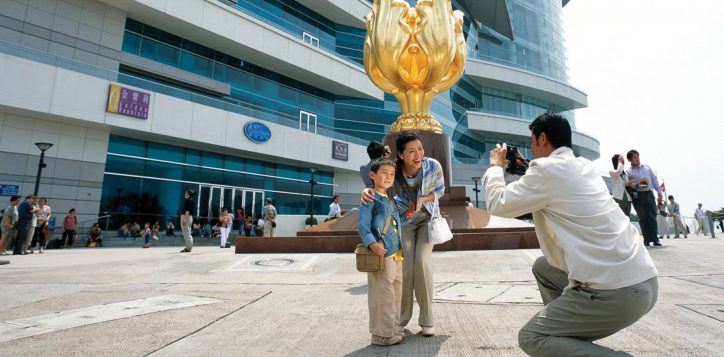 destination-2ndpoi-golden-bauhinia-square2-2