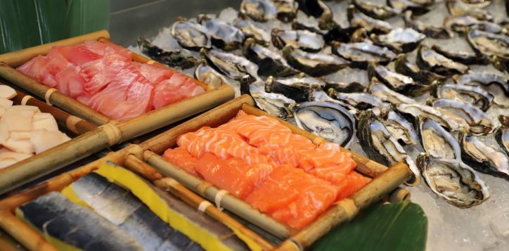 lunch-buffet_oyster-sashimi-2