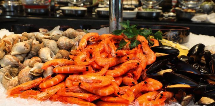 lunch-buffet_seafood-counter-2