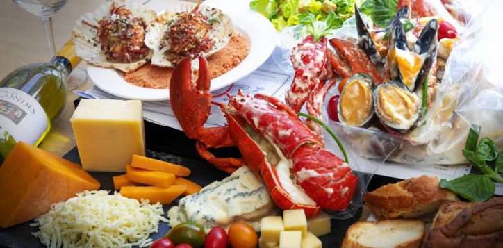 hotel-staycation-cheesy-seafood-novotel-century_1-2