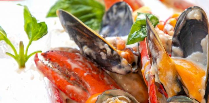 hotel-staycation-cheesy-seafood-novotel-century_3-2