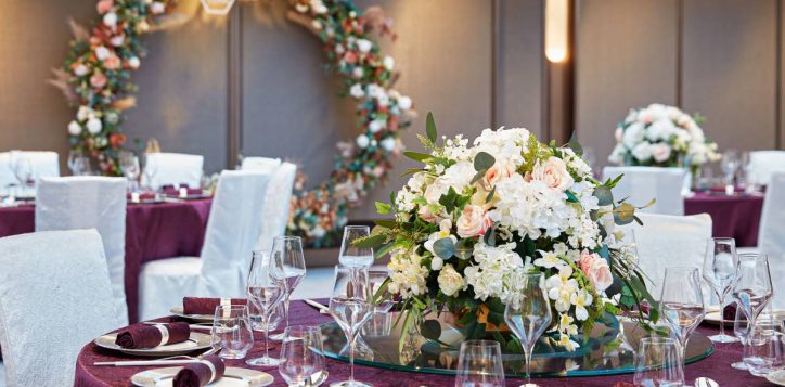 wedding-venue-with-arch-purple-2